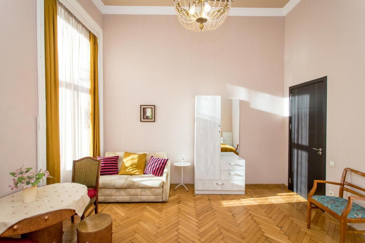 Hb Apartments Mari Brose Тбилиси Экстерьер фото